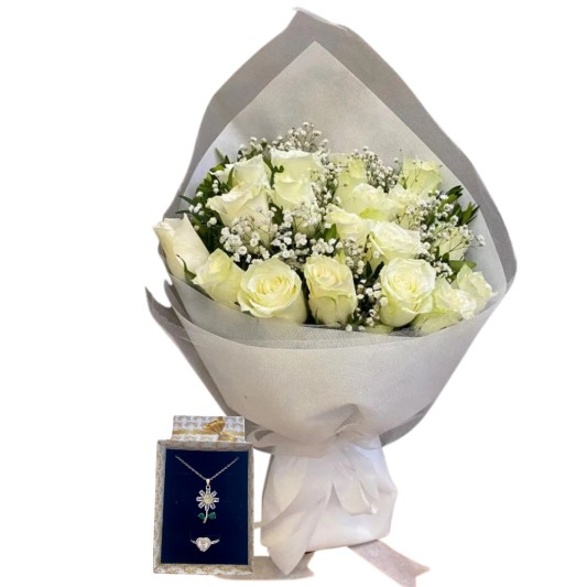Beyazın Zarif Gül Buketi