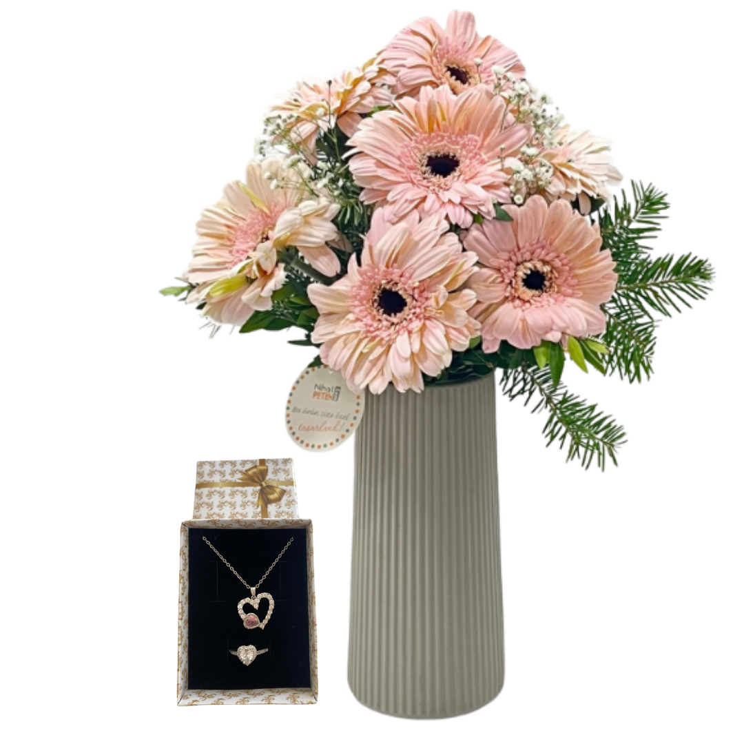 Gerberaya Kalp Dokunuşu 