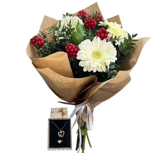 Kokina ve Kalpli Takı Armonisi