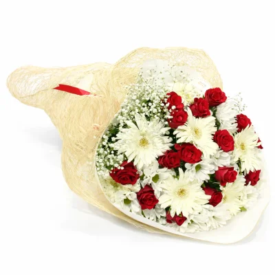 Tutkulu Kırmızı Gül ve Sevimli Papatya Çiçek Buketi