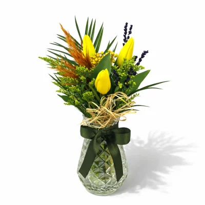 Lavantalı Sarı Lale Vazoda