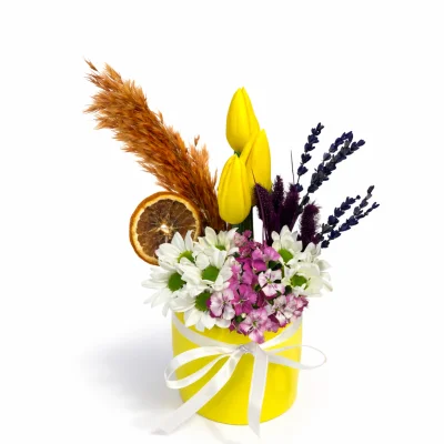 Lavanta Esintili Sarı Lale Aranjmanı